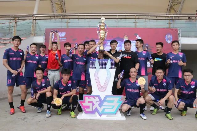 太阳队与三名新球员签订E10合同